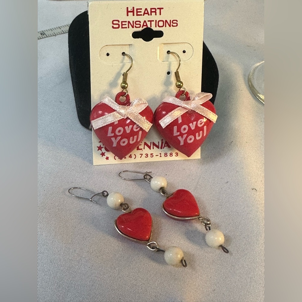 Vintage red heart dangle earrings 70’s